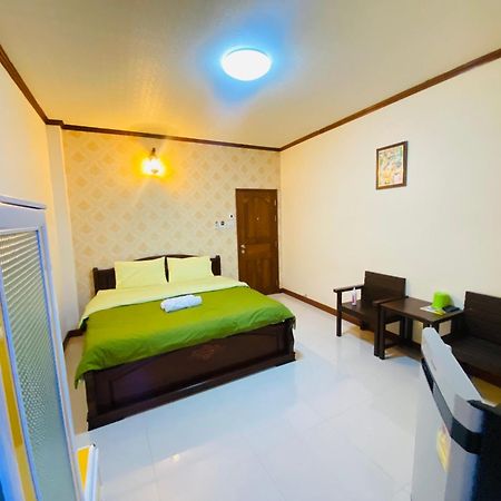 Rak Ban Kerd House Otel Ko Si Chang Dış mekan fotoğraf