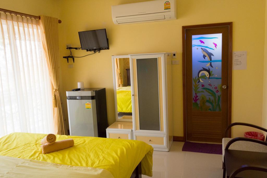 Rak Ban Kerd House Otel Ko Si Chang Oda fotoğraf