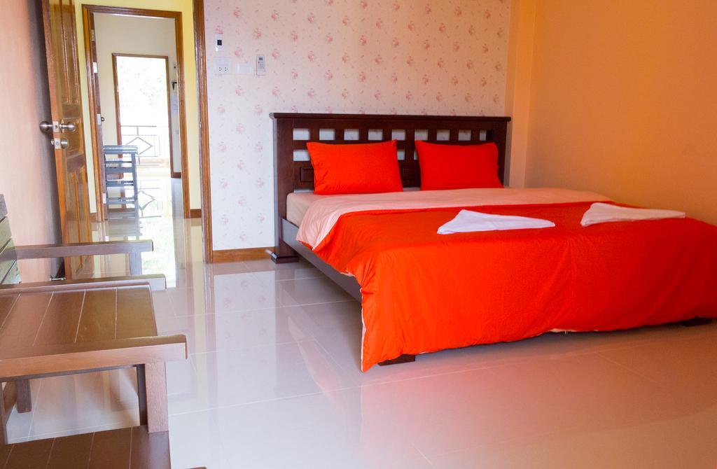 Rak Ban Kerd House Otel Ko Si Chang Oda fotoğraf