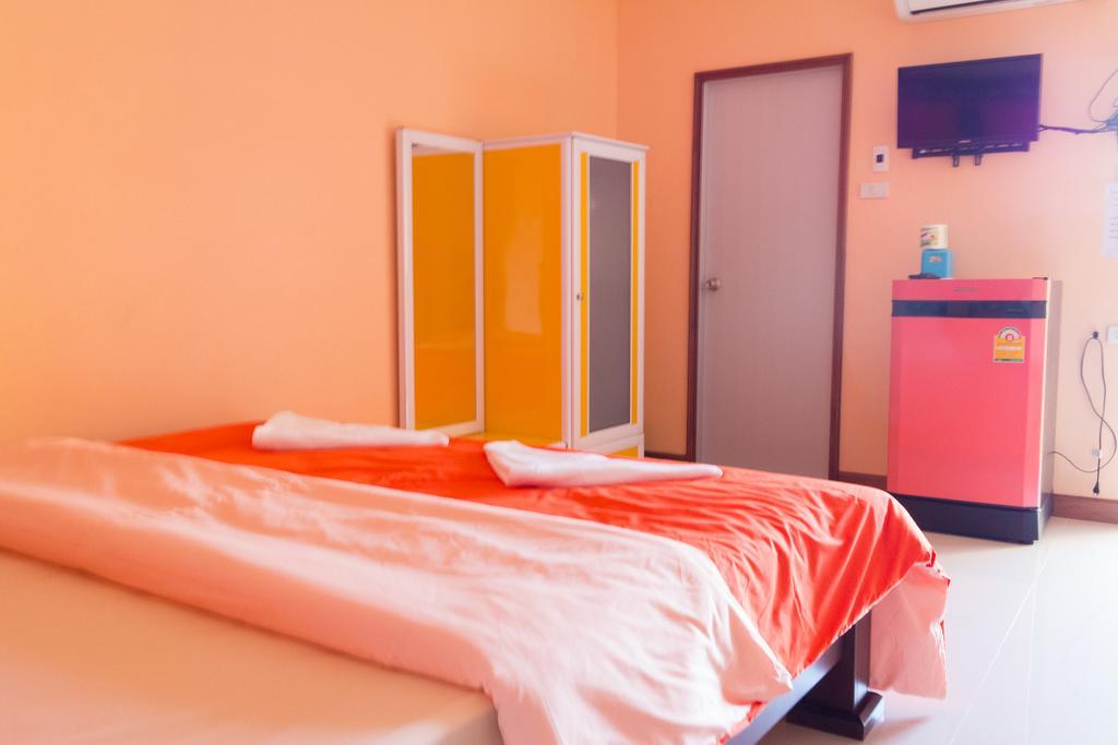 Rak Ban Kerd House Otel Ko Si Chang Oda fotoğraf