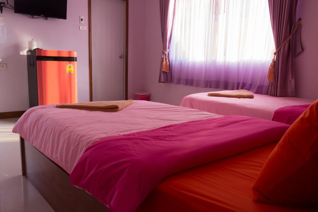 Rak Ban Kerd House Otel Ko Si Chang Oda fotoğraf